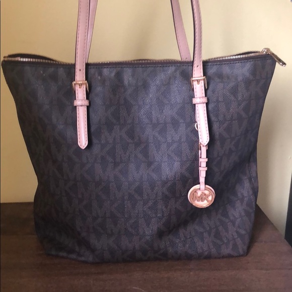 Michael Kors Handbags - Michael Kors Brown Tan Large Purse